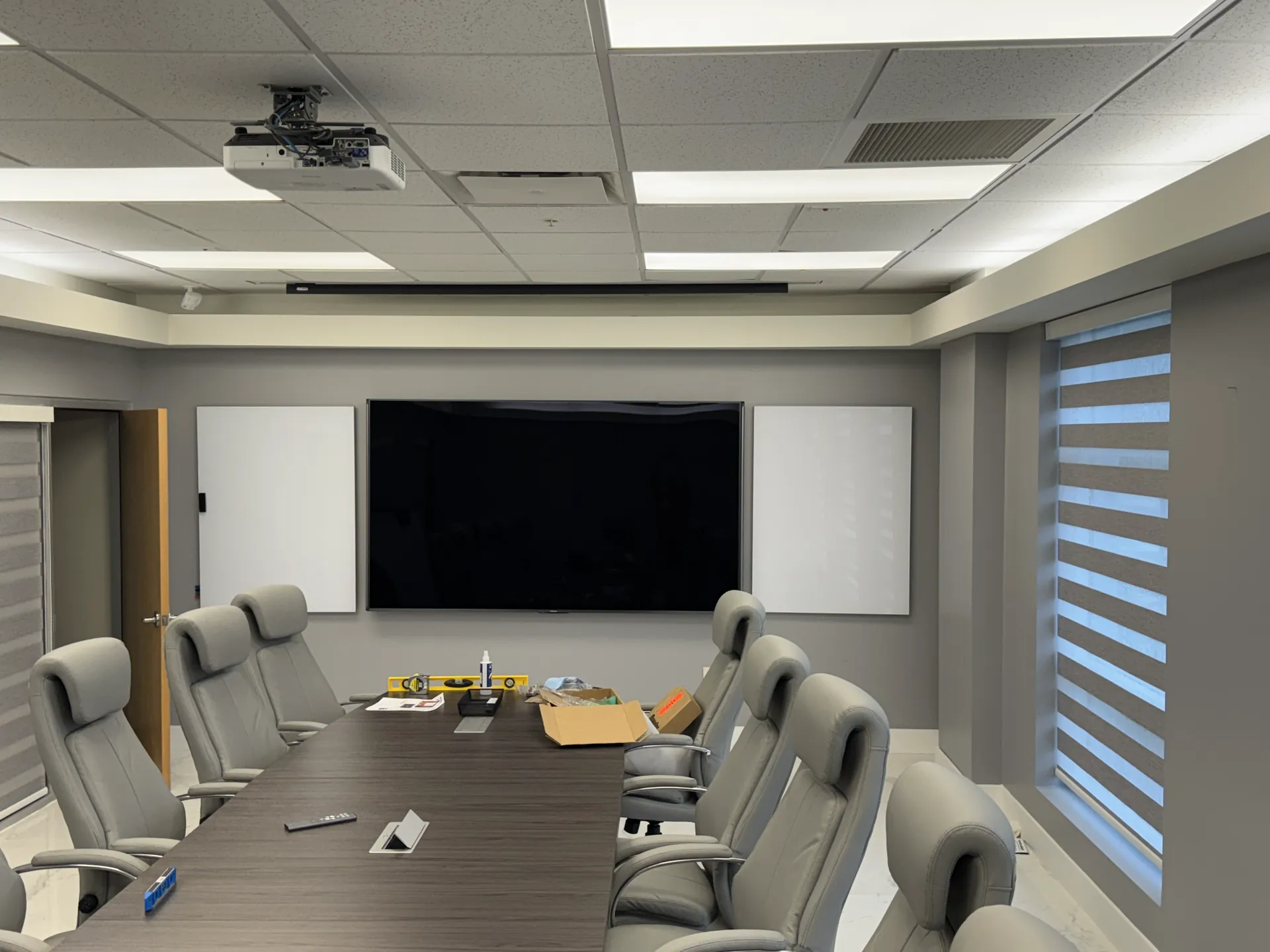 Professional handyman services in Miami-Dade, FL by Lumens Painting